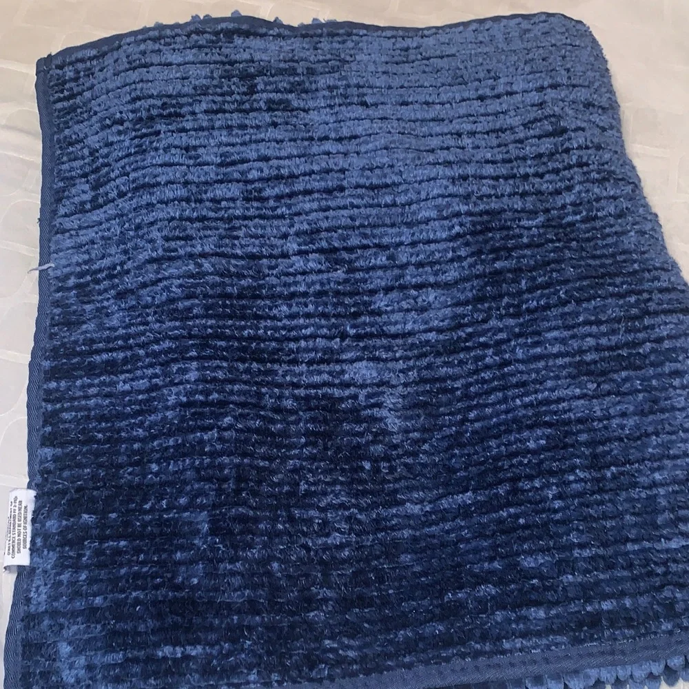 NWOT Plush Thick Laura Ashley Cobalt Blue Chenille Bath Rug 32x20 inches
